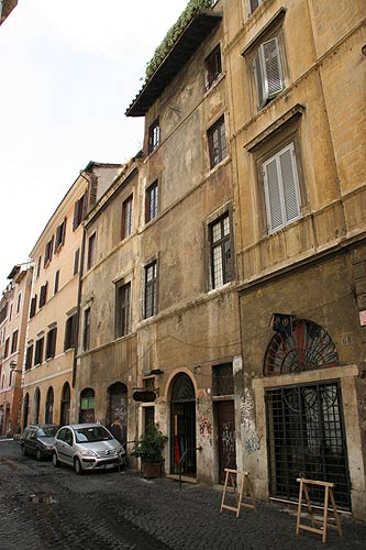 Hus i Via del Pellegrino nr.64-65