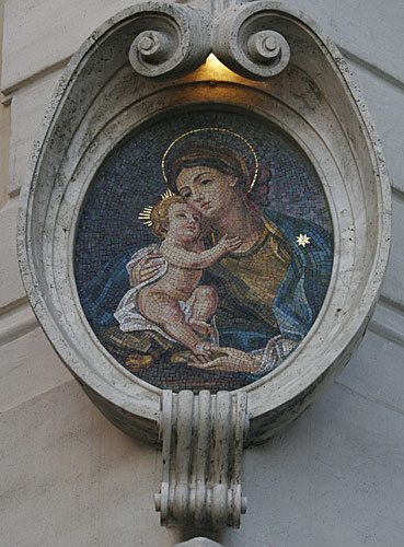 Madonna med Barnet p hjrnet af Via del Mascherone og Vicolo dei Venti. cop.Leif Larsson