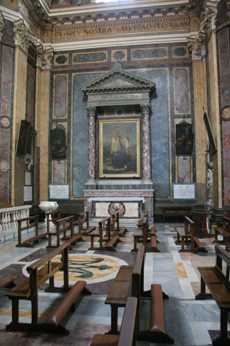 Altare di San Vincenzo de'Paoli i højre tværskib
