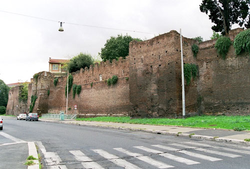Den Aurelianske Bymur set mod Via Montebello 