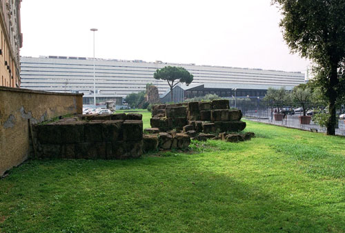 Servius-Muren foran Stazione Termini