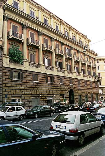 Palazzo Giorgioli på Via Cavour's østside