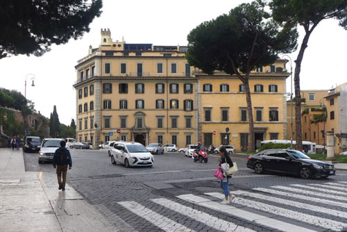 Piazza d'Aracoeli. Foto copyright Bo Lundin