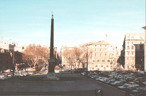 Piazza dell'Esquilino set fra trappen bag Kirken Santa Maria Maggiore