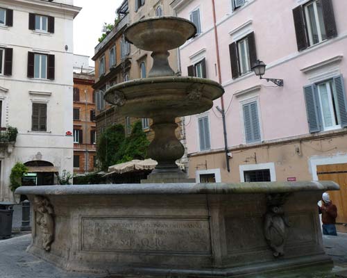 Fontænen på Piazza della Madonna dei Monti. cop.Bo Lundin