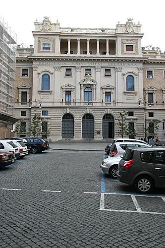 Piazza della Pilotta med Università Gregoriana 