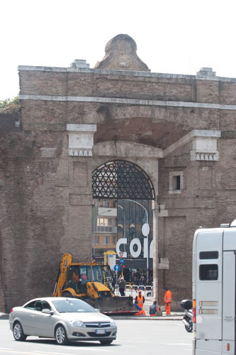 Porta San Giovanni - ved Piazza Porta San Giovanni