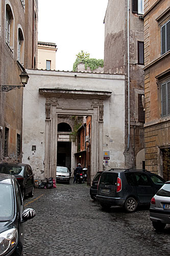 Sant'Ambrogio della Massima - portal. - cop.Leif Larsson