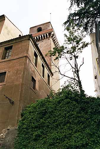 Via degli Annibaldi med Via del Fagutale og Torre di San Francesco di Paola 