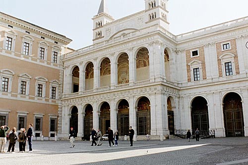 San Giovanni in Laterano's sidefacade