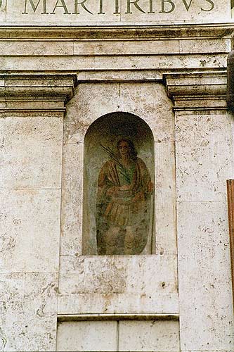 Fotos fra Kirken San Lorenzo in Fonte - niche på facaden
