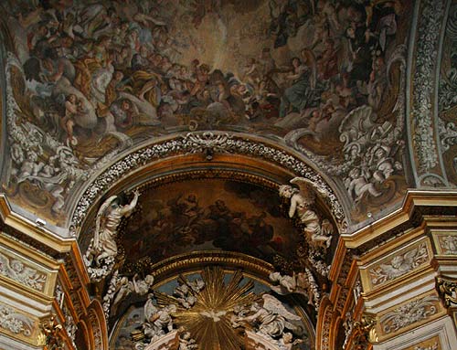 Foto af Kirken Santa Rita, tidligere Santa Maria delle Vergini: de bemalede lofter i Kirkens kuppel og i højalterkapellet