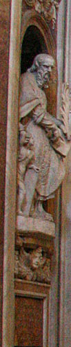 Statue af "San Bernardo da Chiaravalle" eller "Sant'Atanasio" til venstre for Gravmælet for Pave Paul V, udført af Nicola Cordier.