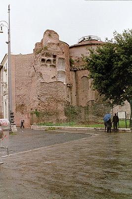 Mur fra Diocletians Termer og Santa Maria degli Angeli