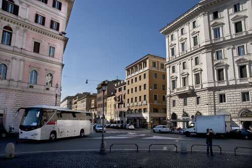 Via Merulana set fra Piazza di Santa Maria Maggiore