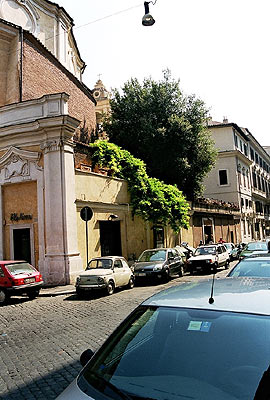 Foto af Via Torino med Kirken San Bernardo