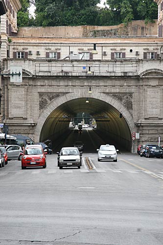 Via del Traforo: tunnelen under Quirinalhøjen 