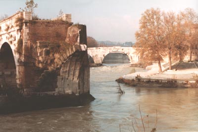 Foto af Ponte Rotto med Tiberøen og Ponte Cestio