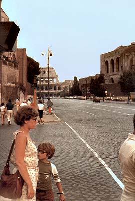 Foto fra Via dei Fori Imperiali ned mod Colosseo