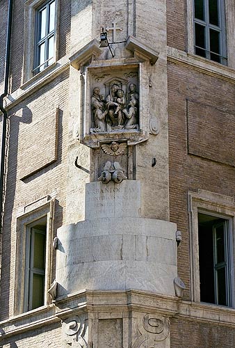 "Edicola" med Madonna dei Monti