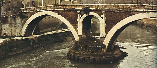 Ponte Fabricio med Tiberøen til venstre.- Foto: cop. Leif Larsson