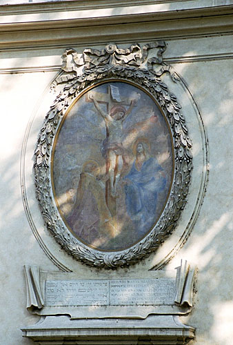 Fresko på facaden af Kirken San Gregorio della Divina Pietà - cop.Leif Larsson