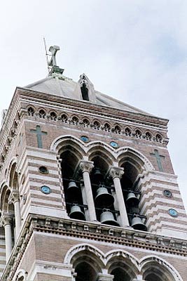 Kirken San Paolo entro le Mura i Via Nazionale - kampanile