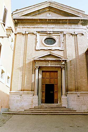 Kirken Santa Prisca: facaden