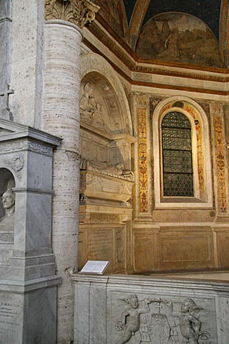   Gravmæle for Kardinal Cristoforo Della Rovere i Santa Maria del Popolo.	