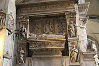 Gravmæle for Ludovico Podocataro i Kirken Santa Maria del Popolo udført af Andrea Bregno og hans skole