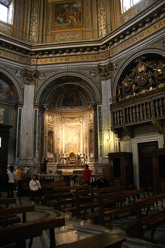 Kirkerummet i Santa Maria di Loreto: 1.kapel i venstre side