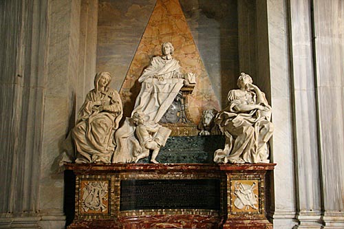 Monument for Agostino Favoriti i Kirkens venstre side