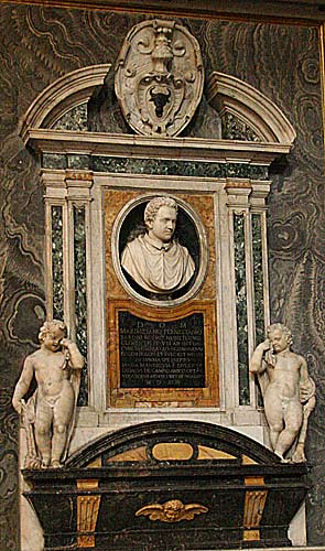 Gravmæle for Massimiliano Pernstein, død 1593, i højre sideskib til højre for Dåbskapellet