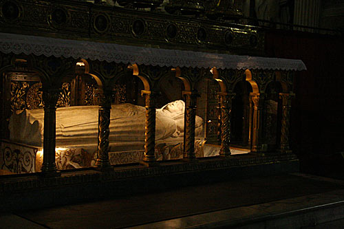Statue af Santa Caterina da Siena i Santa Maria sopra Minerva