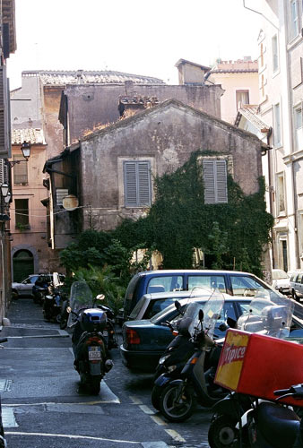 Middelalderhuse i Via dele Pozzuolo